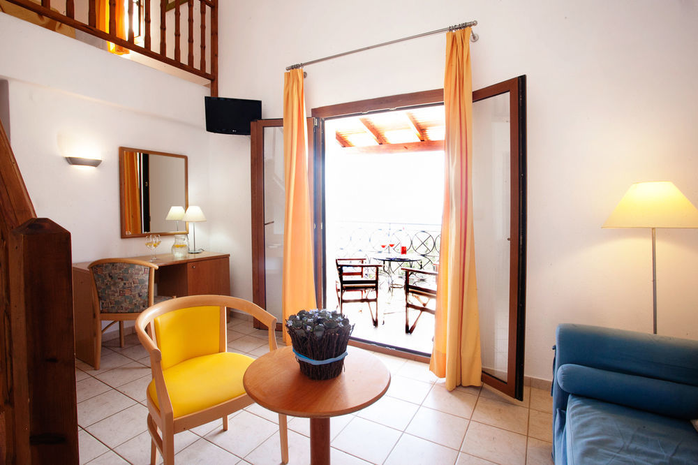 Appart hôtel Fiorella Sea View 2*